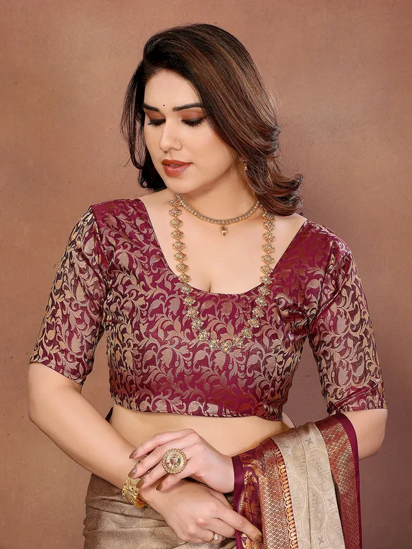 Beige_With_Maroon_And_Gold_Silk_Cotton_Saree_For_Women