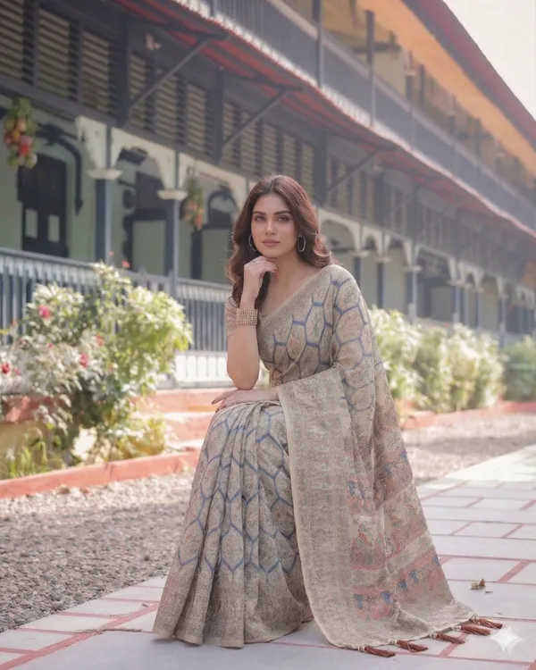 Beige_Linen_Saree_For_Women