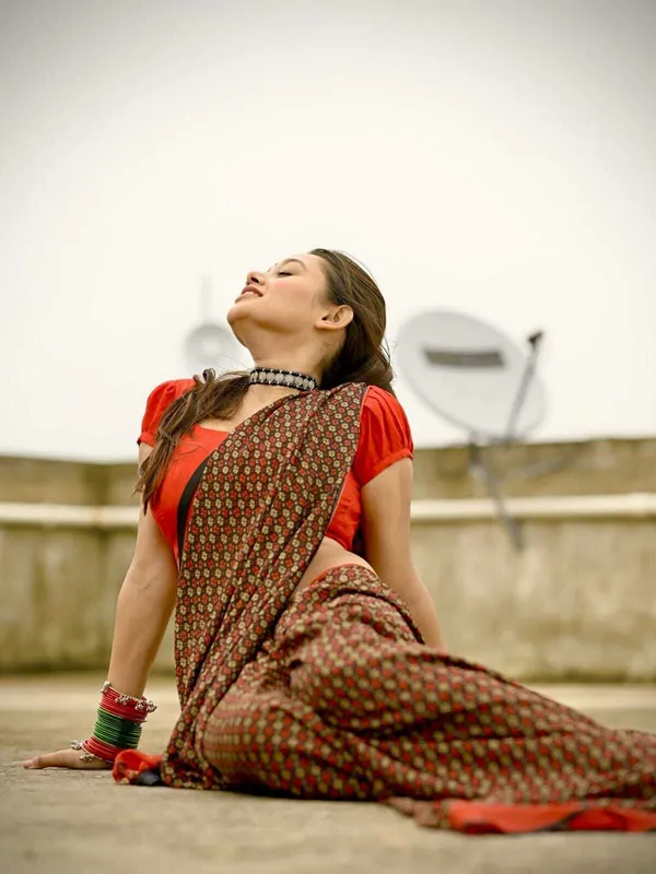 Red_Mulmul_Saree_For_Women