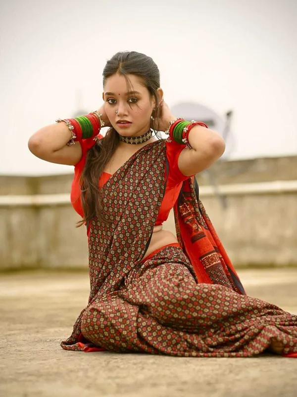 Red_Mulmul_Saree_For_Women