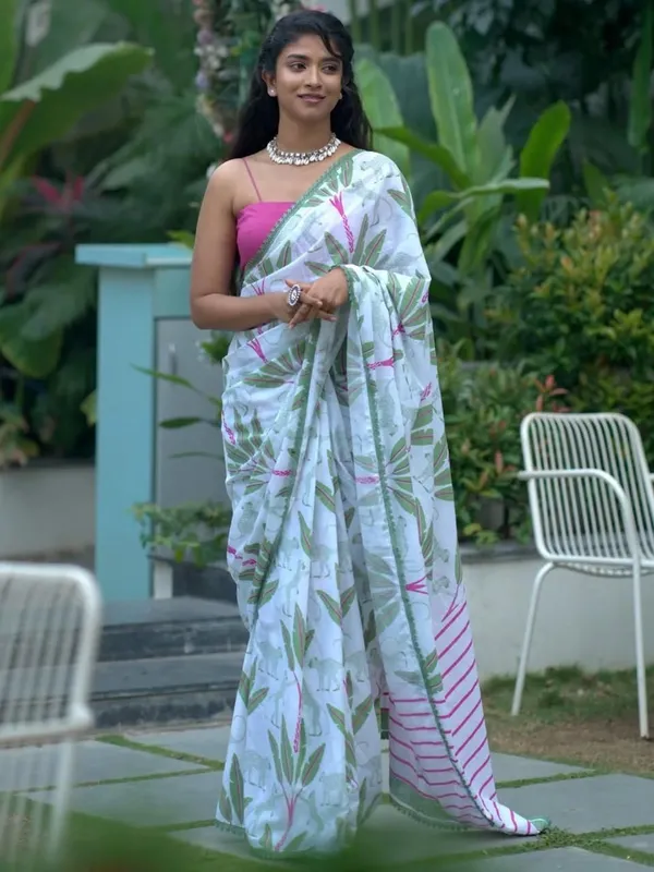 White_Mulmul_Saree_For_Women