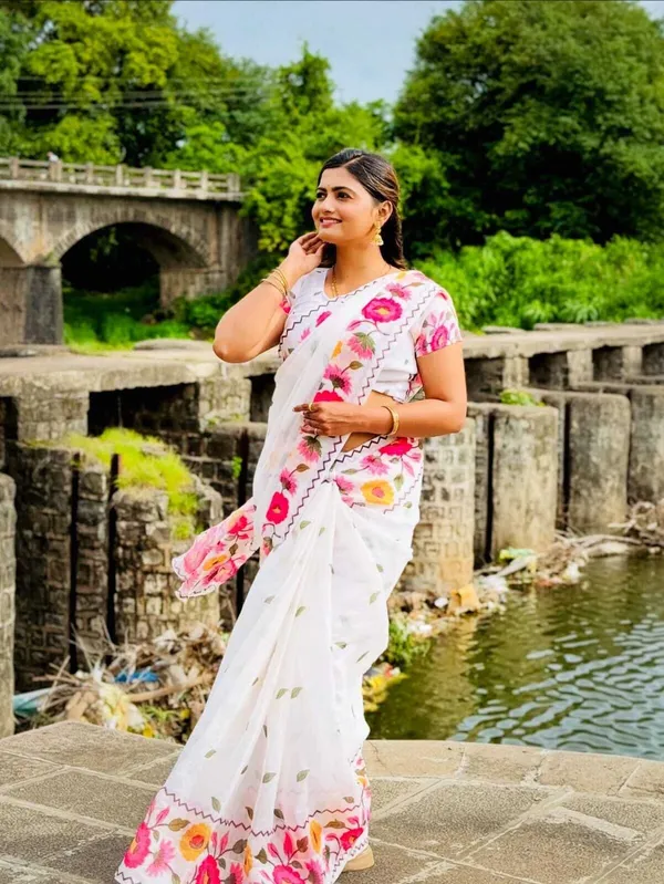 White_Cotton_Linen_Saree_For_Women