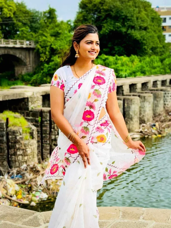 White_Cotton_Linen_Saree_For_Women