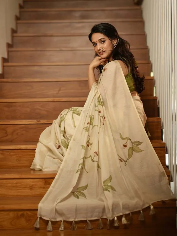 Beige_Linen_Saree_For_Women