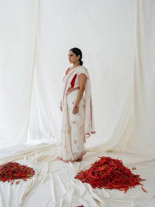 White_Linen_Saree_For_Women