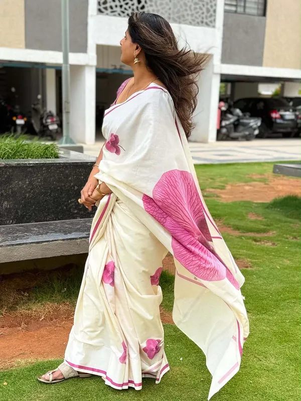 White_Cotton_Linen_Saree_For_Women