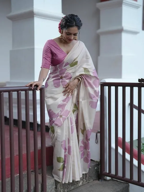 White_Pure_Silk_Saree_For_Women