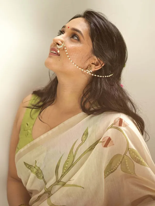 Beige_Linen_Saree_For_Women