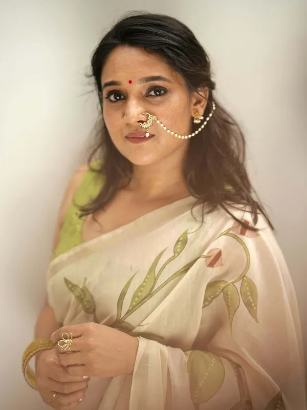 Beige_Linen_Saree_For_Women