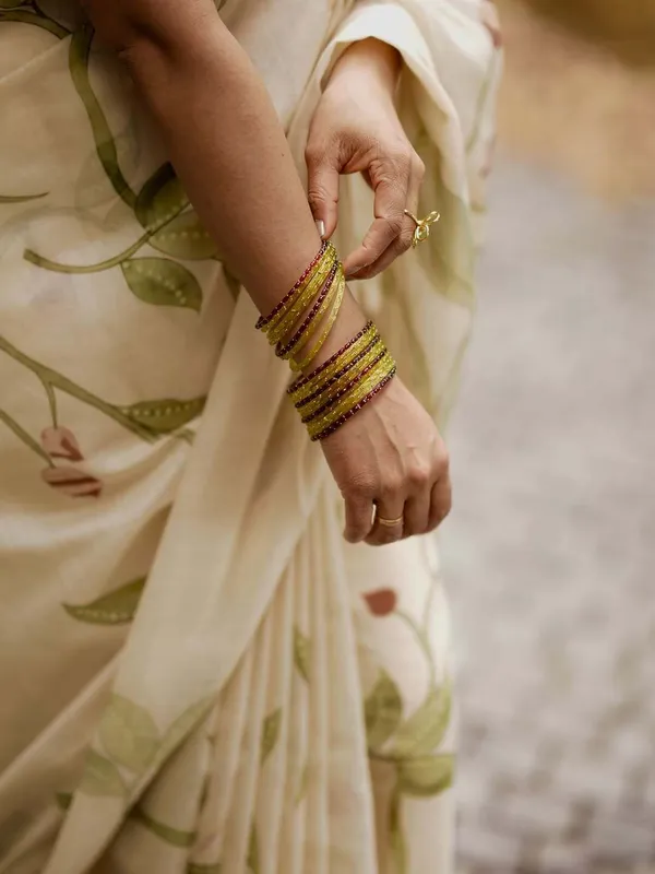 Beige_Linen_Saree_For_Women
