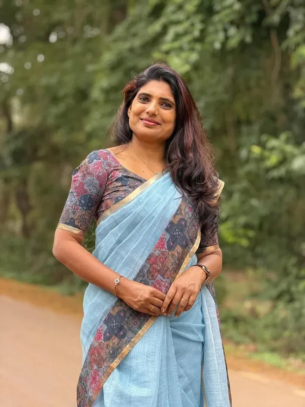 Light_Blue_Linen_Saree_For_Women