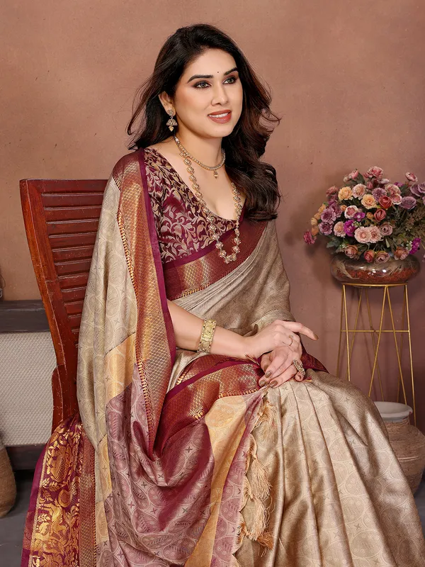 Beige_With_Maroon_And_Gold_Silk_Cotton_Saree_For_Women