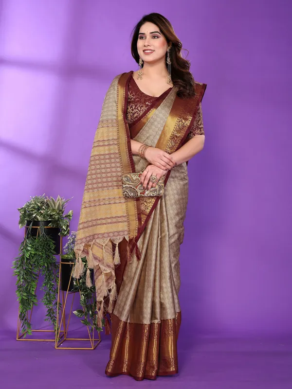 Beige_Silk_Cotton_Saree_For_Women