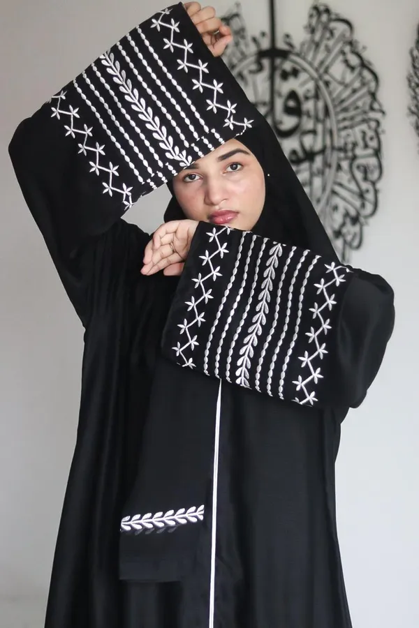 Black_Embroidery_Abaya_With_Hijab_For_Women