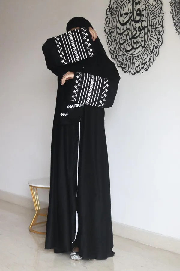 Black_Embroidery_Abaya_With_Hijab_For_Women