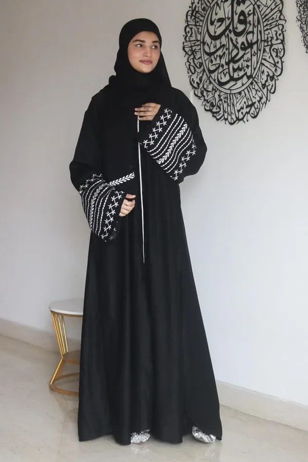Black_Embroidery_Abaya_With_Hijab_For_Women