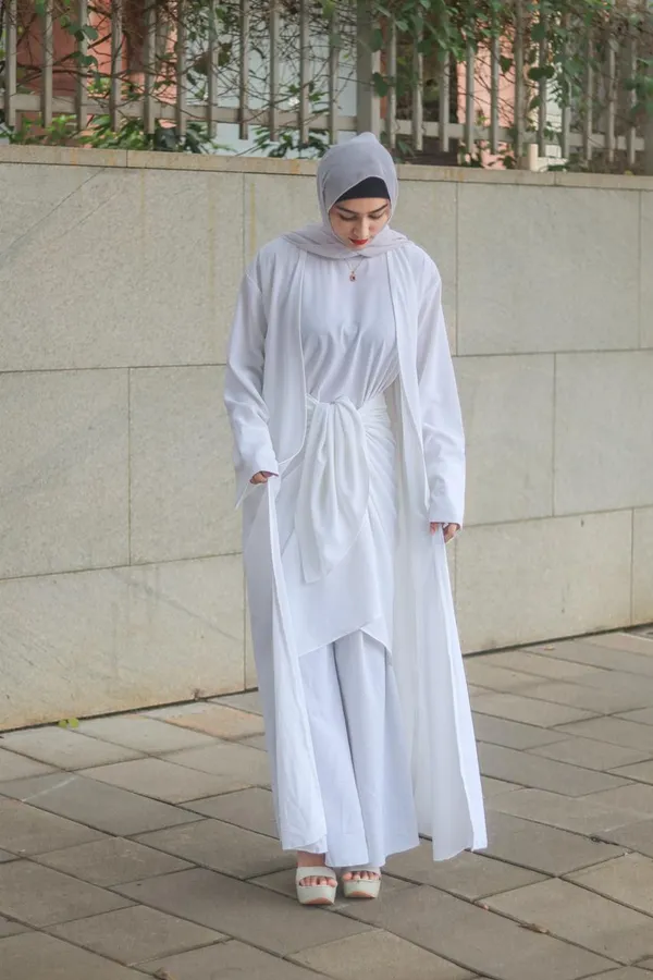 White_Mermaid_Tie-Up_Abaya_With_Hijab_For_Women