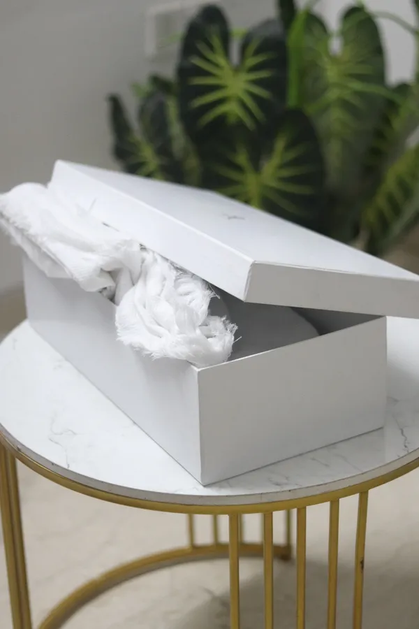 White_Towel_Unstitched_Ihram_Set_For_Men