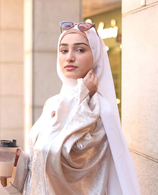 Cream_Shimmer_Abaya_With_Hijab_For_Women