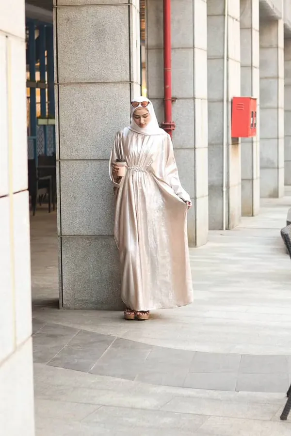 Cream_Shimmer_Abaya_With_Hijab_For_Women