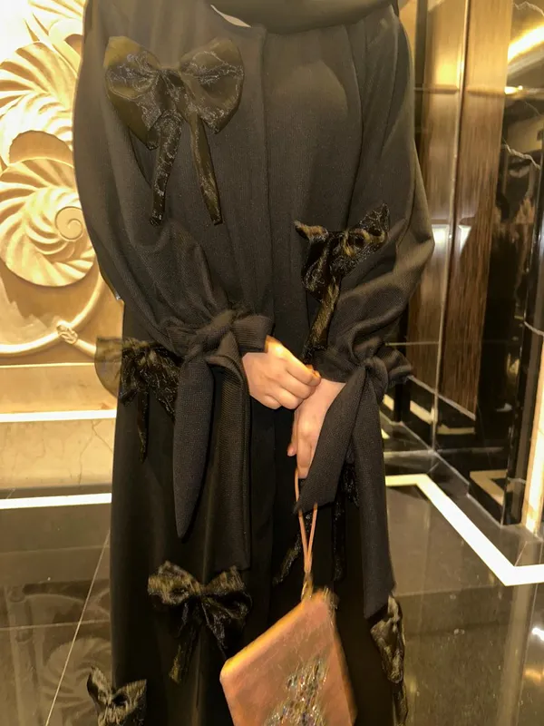 Black_Popcorn_Fabric_3D_Bow_Abaya_For_Women