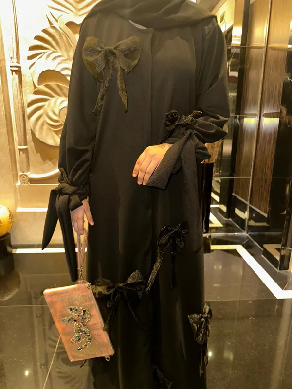 Black_Popcorn_Fabric_3D_Bow_Abaya_For_Women