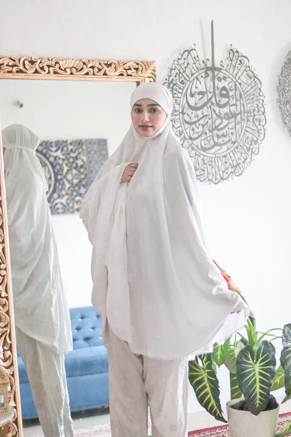 White_Rayon_Cotton_Plain_Makhna_For_Women