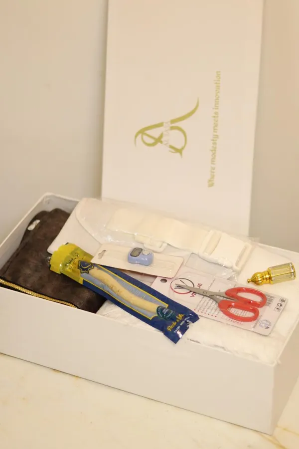 Umrah_Essentials_Gift_Box_For_Men
