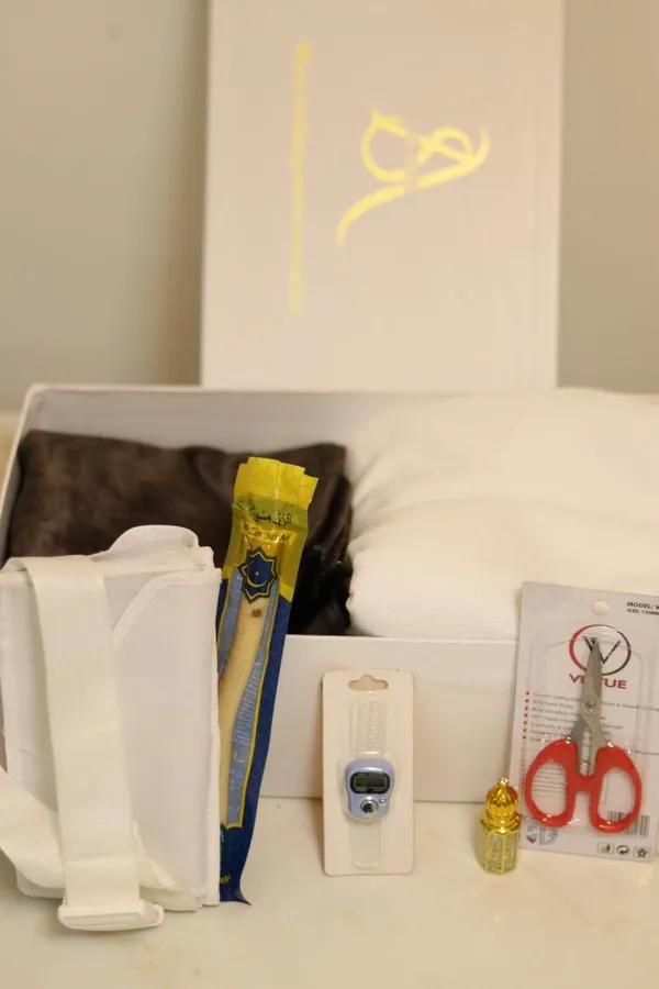Umrah_Essentials_Gift_Box_For_Men