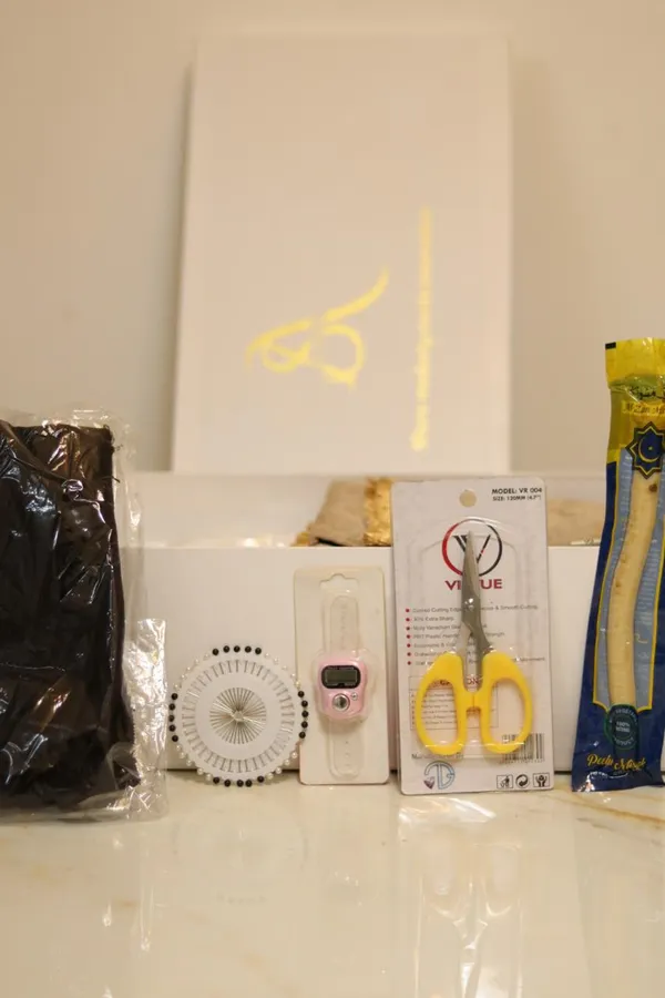 Umrah_Essentials_Gift_Box_For_Women