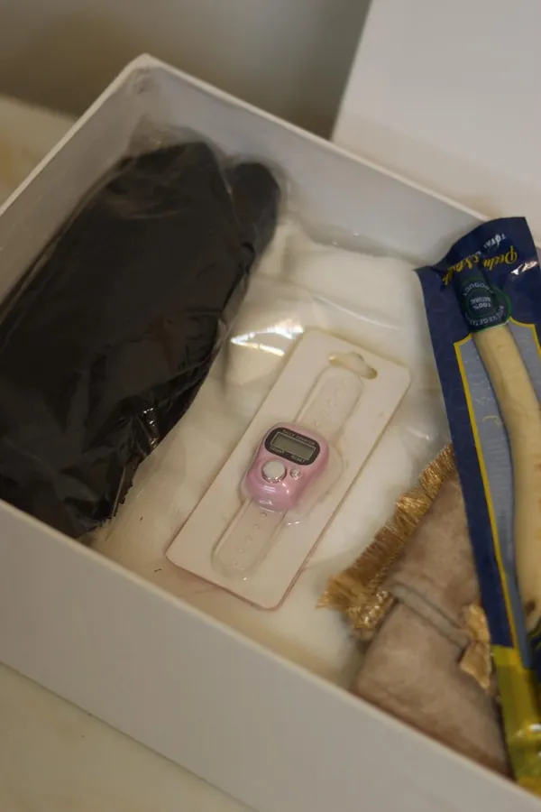 Umrah_Essentials_Gift_Box_For_Women