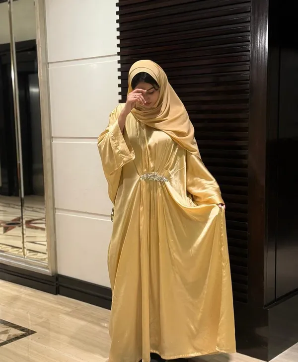 Yellow_Satin_Brooch_Abaya_For_Women