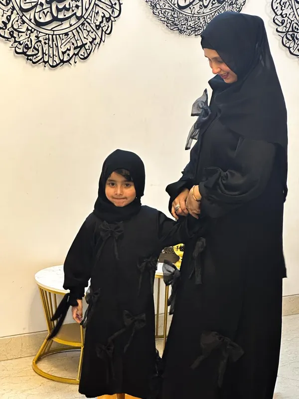 Black_Popcorn_Fabric_3D_Bow_Abaya_For_Girls