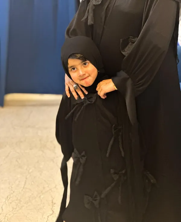 Black_Popcorn_Fabric_3D_Bow_Abaya_For_Girls