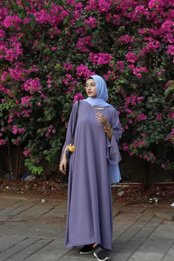 Faded_Purple_Zoom_Fabric_Cutwork_Abaya_For_Women