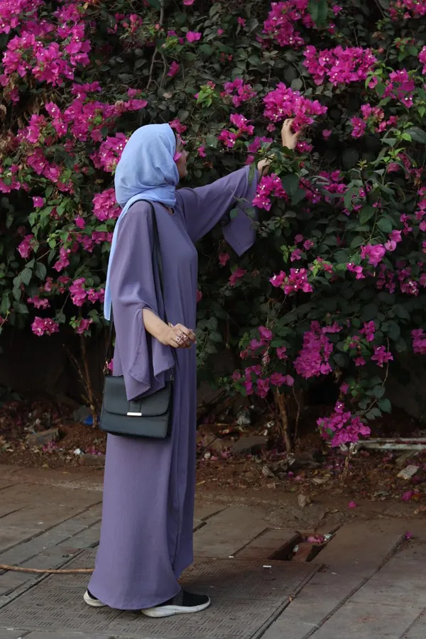 Faded_Purple_Zoom_Fabric_Cutwork_Abaya_For_Women