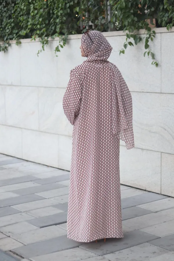 Mauve_Georgette_Zig_Zag_Printed_Abaya_With_Hijab_For_Women