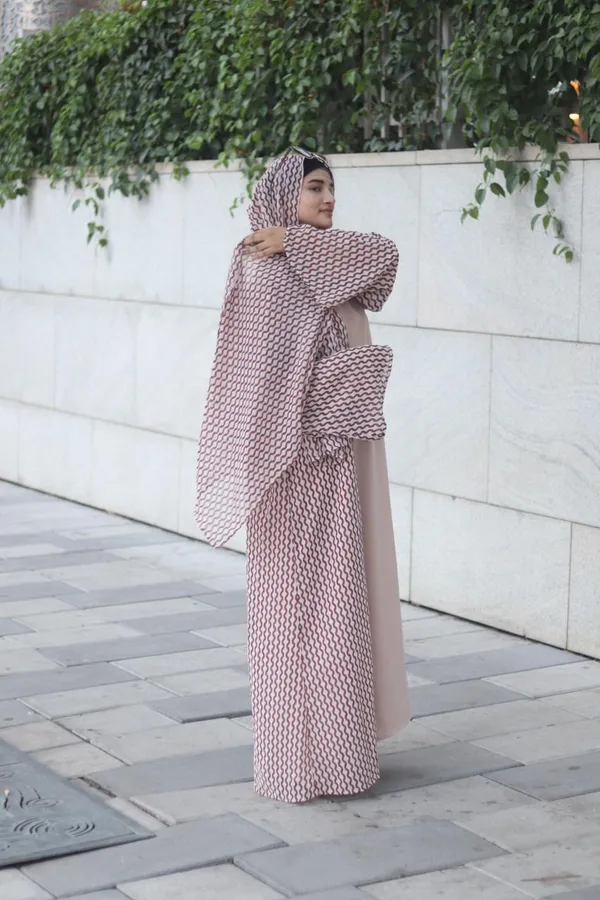 Mauve_Georgette_Zig_Zag_Printed_Abaya_With_Hijab_For_Women