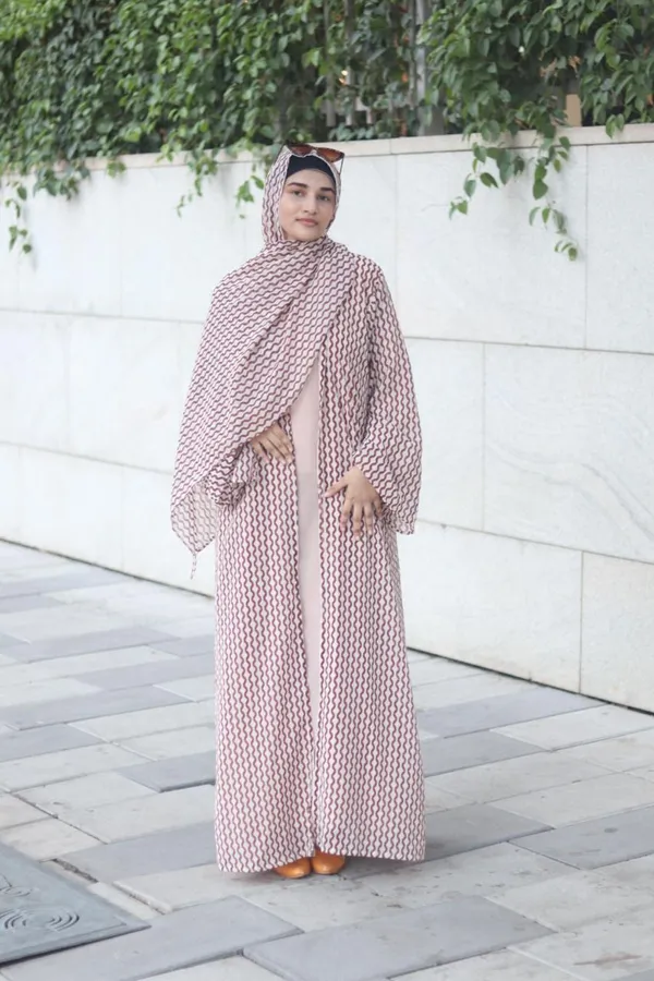 Mauve_Georgette_Zig_Zag_Printed_Abaya_With_Hijab_For_Women