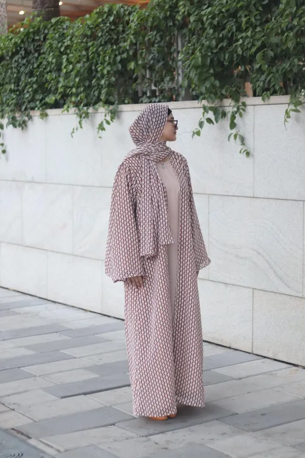 Mauve_Georgette_Zig_Zag_Printed_Abaya_With_Hijab_For_Women