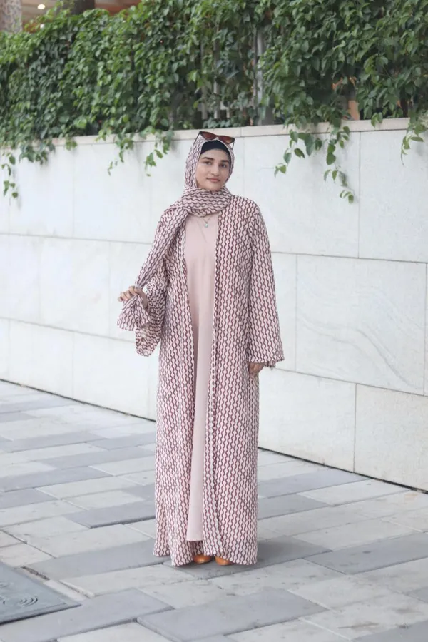 Mauve_Georgette_Zig_Zag_Printed_Abaya_With_Hijab_For_Women