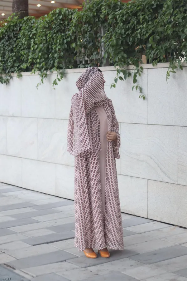 Mauve_Georgette_Zig_Zag_Printed_Abaya_With_Hijab_For_Women