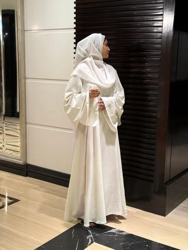 White_Flare_Sleeve_Umrah_Abaya_With_Hijab_For_Women