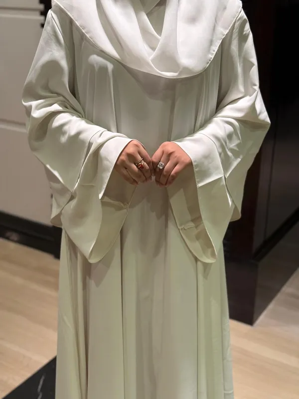 White_Flare_Sleeve_Umrah_Abaya_With_Hijab_For_Women