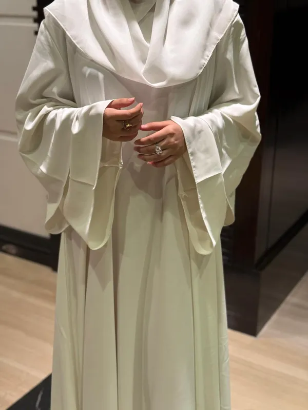 White_Flare_Sleeve_Umrah_Abaya_With_Hijab_For_Women