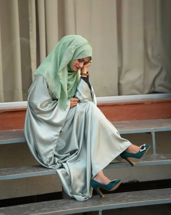 Ice_Green_Satin_Butterfly_Abaya_With_Belt_For_Women