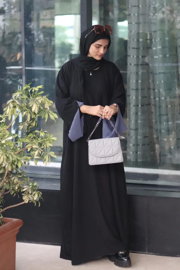 Black_Grey_Reversible_2-In-1_Abaya_For_Women