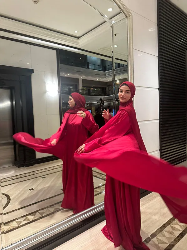 Red_2Pc_Abaya_Set_With_Inner_Slit_For_Women