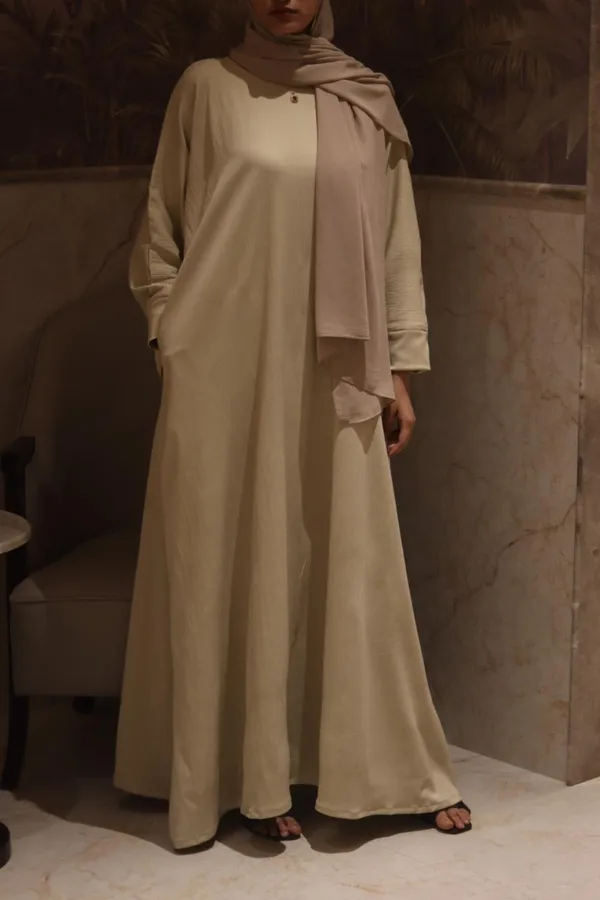 Beige_Cy_Fabric_Smart_Abaya_With_Pockets_And_Zip_For_Women