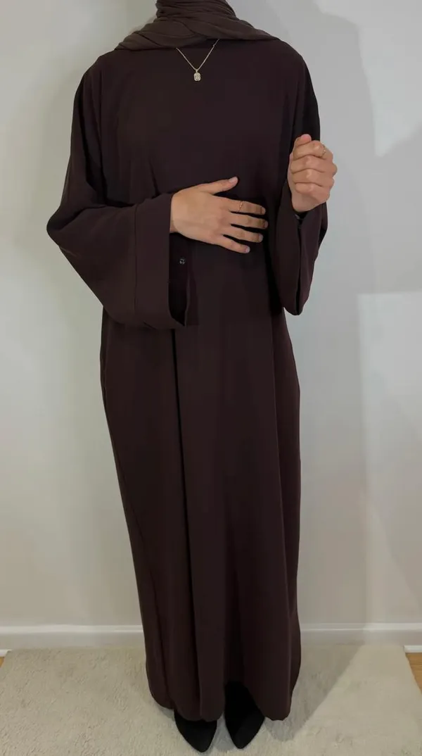 Cocoa_Cy_Fabric_Smart_Abaya_With_Pockets_And_Zip_For_Women